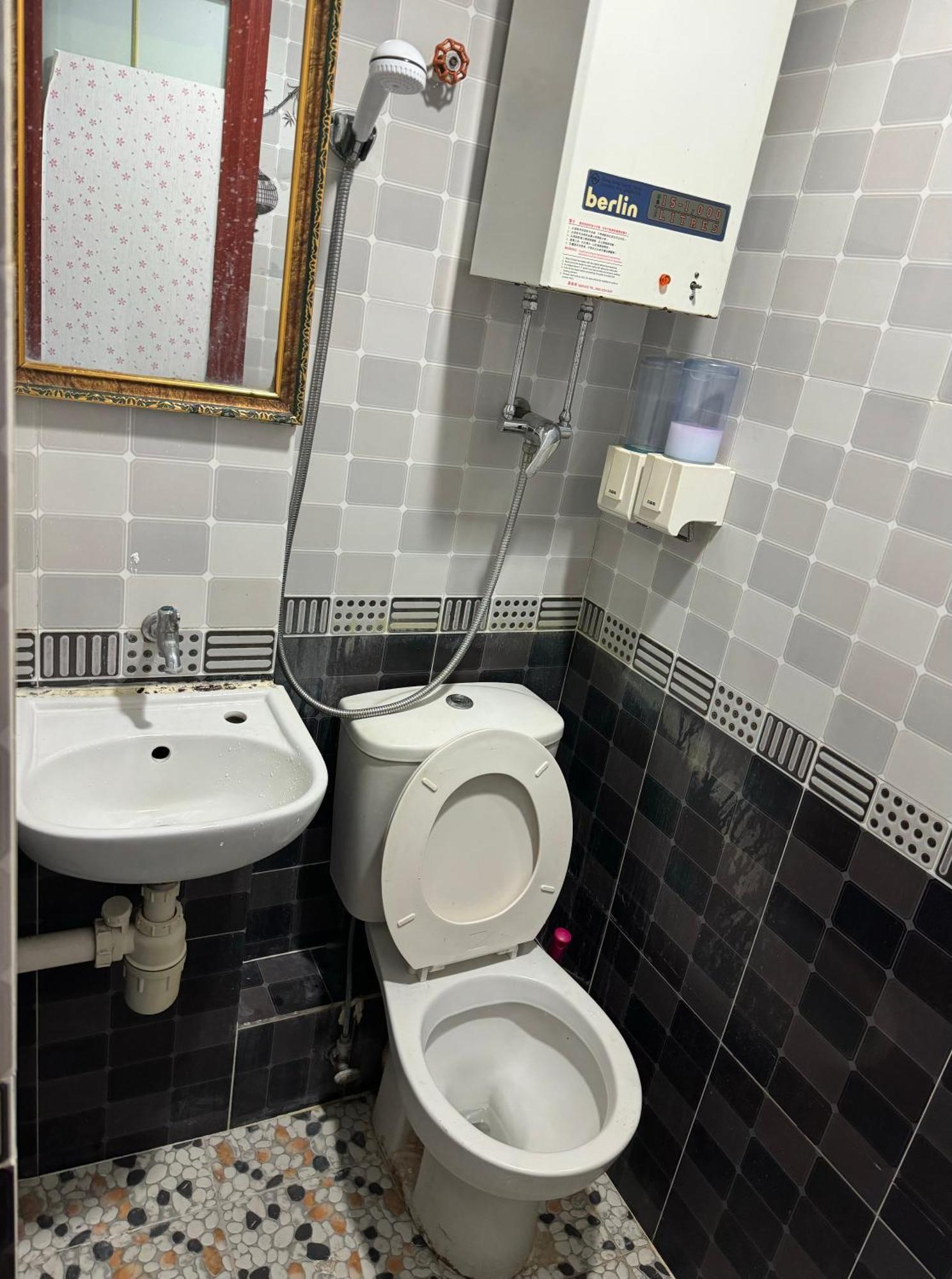 Om Guest House Гонконг Екстер'єр фото